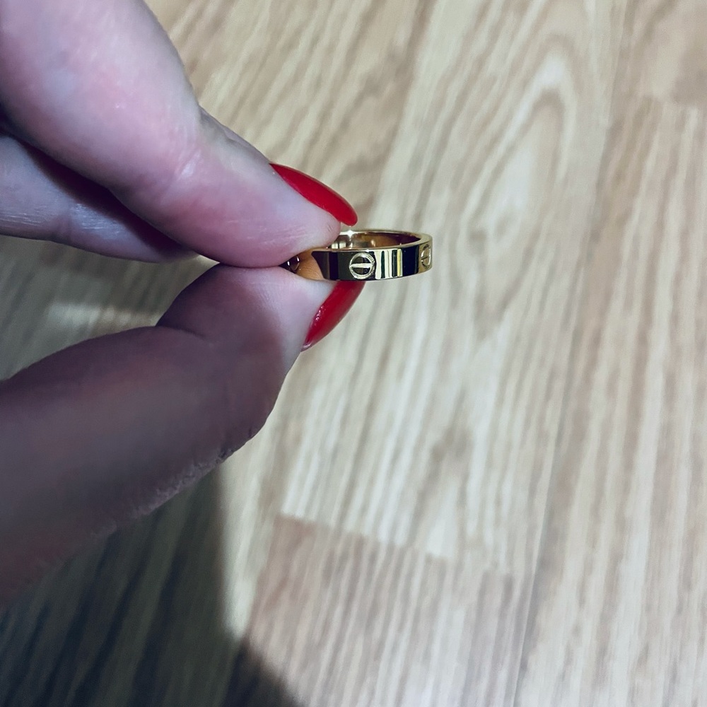 Gold ring size 6 - Picture 1 of 3